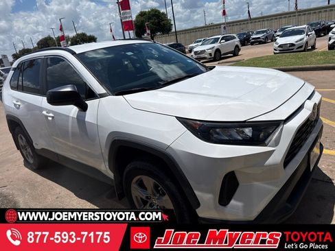 Used 2022 Toyota RAV4 LE AWD/4WD image 1