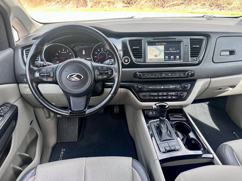 Used 2015 Kia Sedona SX FWD image 26