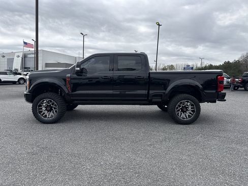 Used 2023 Ford F250 Lariat w/ Lariat Ultimate Package AWD/4WD image 4