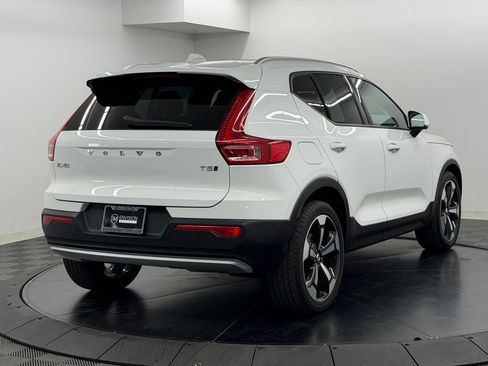 Used 2020 Volvo XC40 T5 Momentum w/ Protection Package Premier AWD/4WD image 10