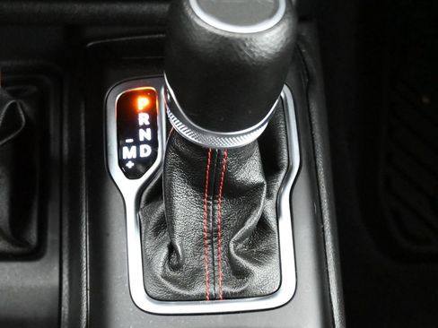 Used 2023 Jeep Gladiator Rubicon AWD/4WD image 25