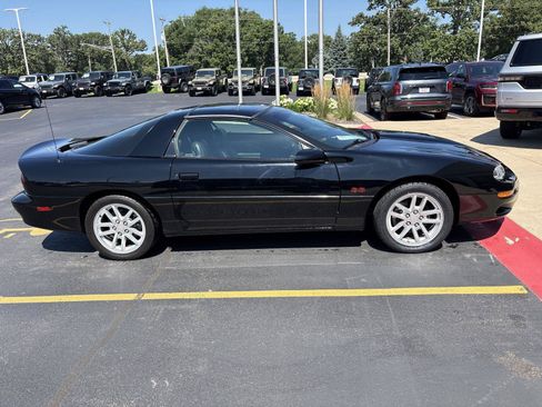 Used 2000 Chevrolet Camaro Z28 w/ SS Performance/Appearance Pkg RWD image 4