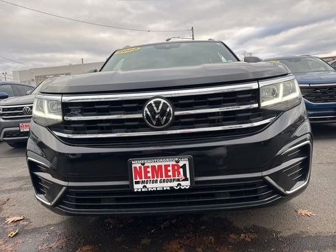 Used 2022 Volkswagen Atlas Cross Sport SEL R-Line image 2