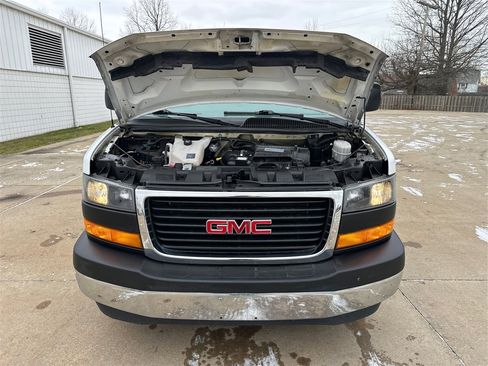 Used 2018 GMC Savana 2500 w/ Driver Convenience Package image 11