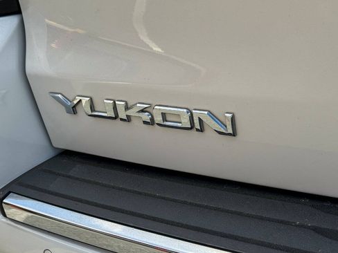Used 2018 GMC Yukon Denali w/ Open Road Package AWD/4WD image 18