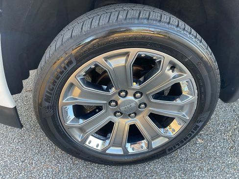 Used 2017 GMC Sierra 1500 Denali w/ Denali Ultimate Package image 9