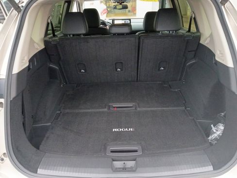 Used 2024 Nissan Rogue Platinum w/ Platinum Premium Package FWD image 15