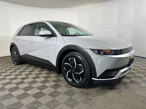 Used 2022 Hyundai Ioniq 5 SEL image 2