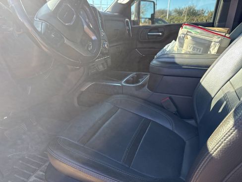 Used 2023 GMC Sierra 3500 Denali w/ Denali Ultimate Package image 16