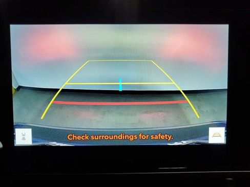 Used 2025 Toyota Camry SE image 18