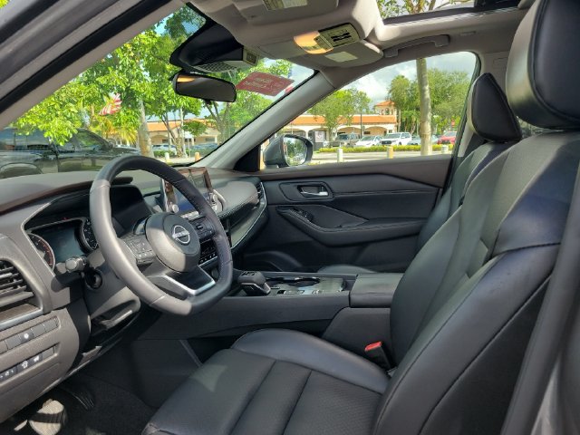 Used 2023 Nissan Rogue SV w/ SV Premium B Package FWD image 16