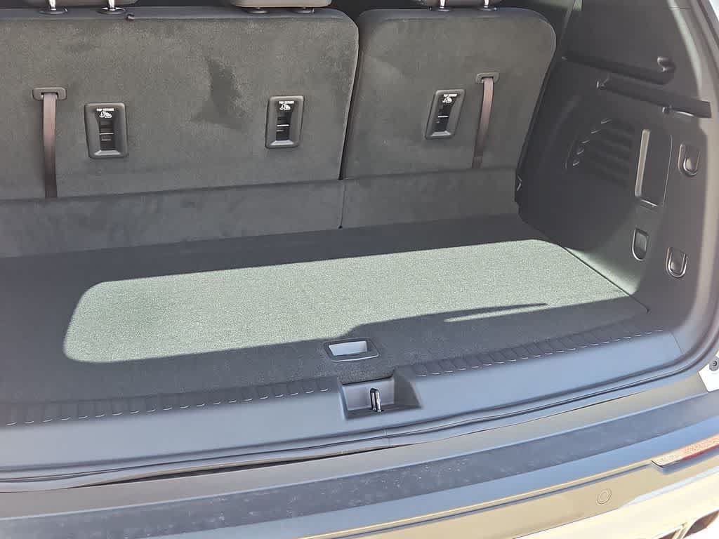 Used 2025 Chevrolet Traverse LT FWD image 27