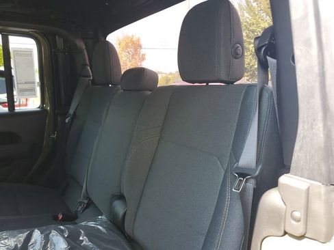 New 2025 Jeep Gladiator Sport image 14