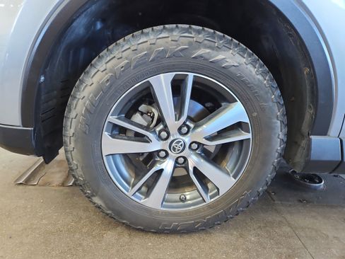 Used 2018 Toyota RAV4 XLE image 15