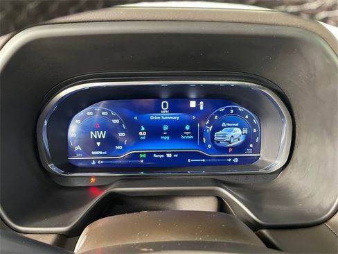 Used 2022 Chevrolet Tahoe Z71 w/ Luxury Package image 5