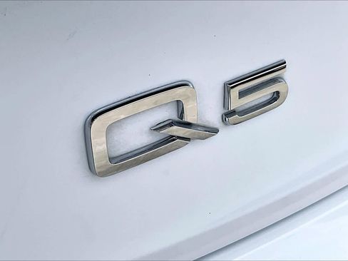 Used 2023 Audi Q5 2.0T Premium Plus w/ Premium Plus Package AWD/4WD image 31