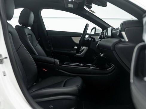 Used 2025 Mercedes-Benz CLA 250 image 13