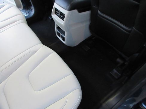 Used 2019 Ford Edge Titanium w/ Cold Weather Package image 20