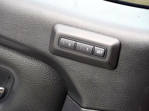 Used 2020 Nissan Titan PRO-4X w/ Pro-4x Convenience Package image 29