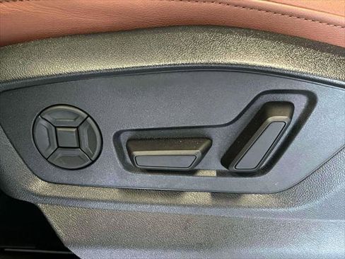 Used 2025 Audi Q8 Premium Plus image 18