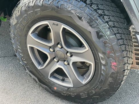Used 2018 Jeep Wrangler Sport AWD/4WD image 23
