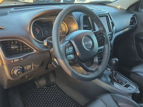 Used 2022 Jeep Cherokee Trailhawk w/ Premium Leather Package image 12