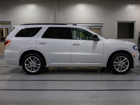Used 2023 Dodge Durango GT image 6