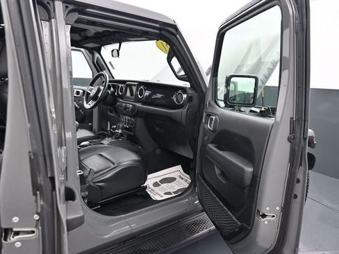 Used 2021 Jeep Wrangler Unlimited Sahara AWD/4WD image 13