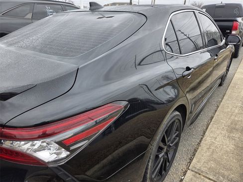 Used 2021 Toyota Camry XSE image 7