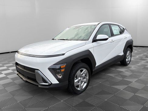 New 2026 Hyundai Kona SE image 3