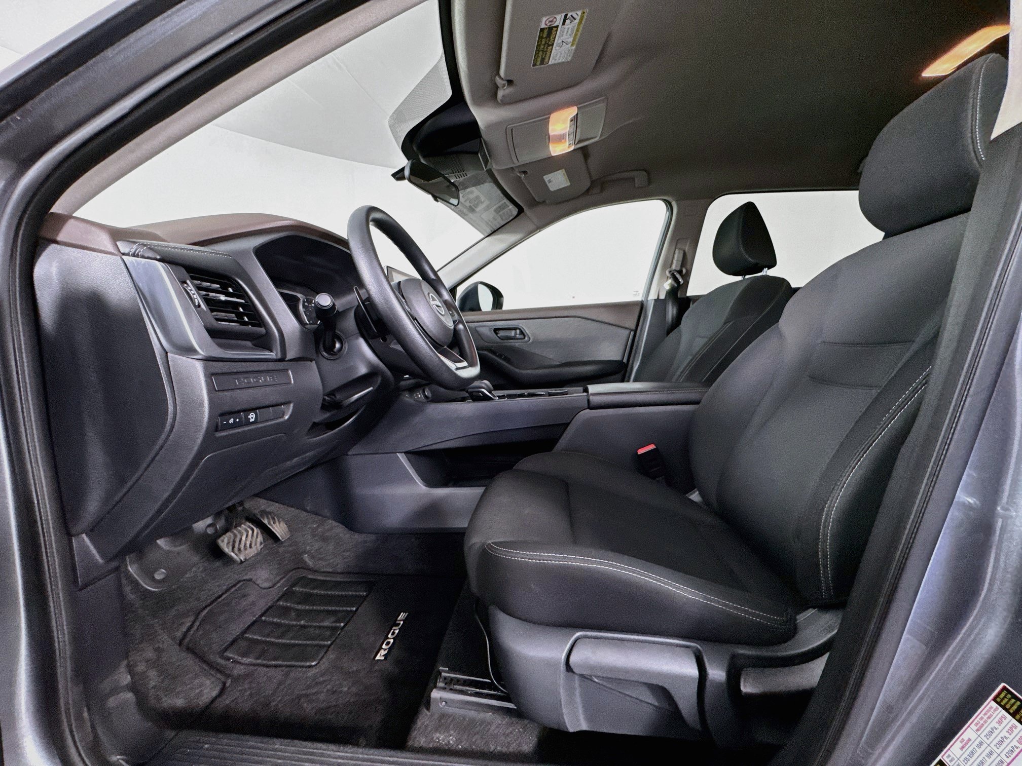 Used 2023 Nissan Rogue S AWD/4WD image 19