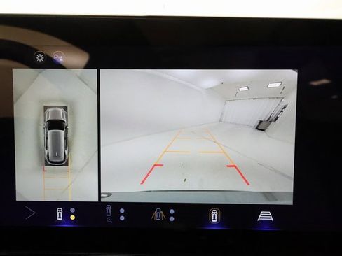 Used 2025 Chevrolet Equinox ACTIV w/ Safety and Technology Package image 16