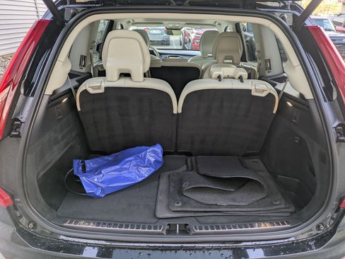 Used 2023 Volvo XC90 T8 Ultimate image 32