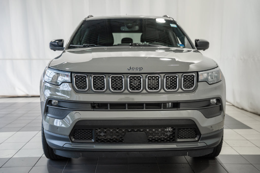 Certified 2023 Jeep Compass Latitude AWD/4WD image 2