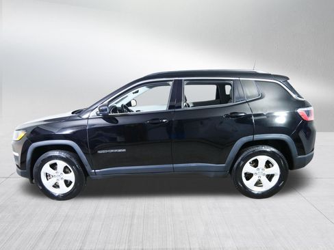 Used 2017 Jeep Compass Latitude w/ Cold Weather Group AWD/4WD image 4