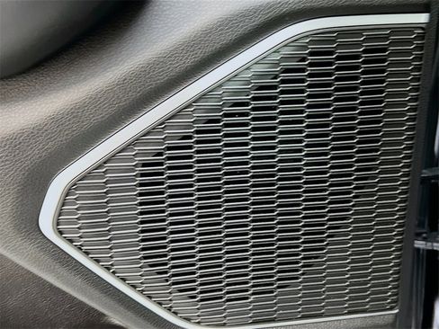 Used 2023 Jeep Grand Cherokee Limited w/ Luxury Tech Group II image 27