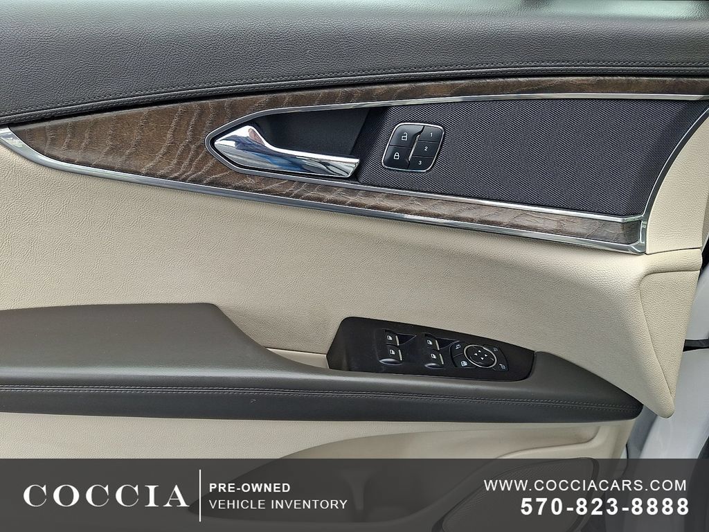 Used 2017 Lincoln MKX Select w/ Select Plus Package AWD/4WD image 12