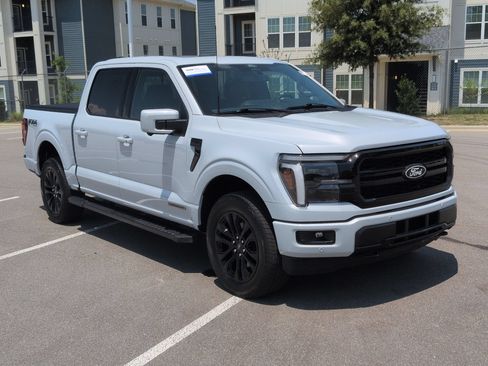 Used 2025 Ford F150 Lariat w/ Equipment Group 502A High AWD/4WD image 2