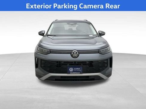 Certified 2025 Volkswagen Tiguan SE AWD/4WD image 4