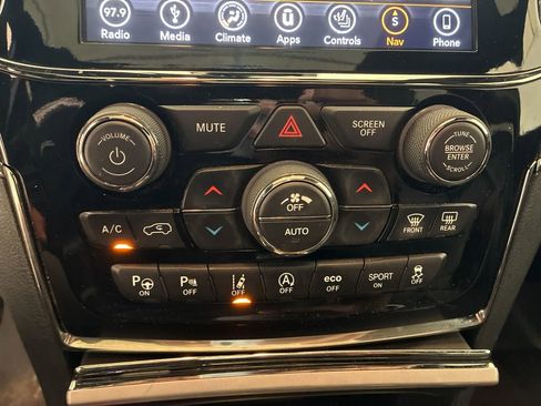 Used 2019 Jeep Grand Cherokee High Altitude AWD/4WD image 15