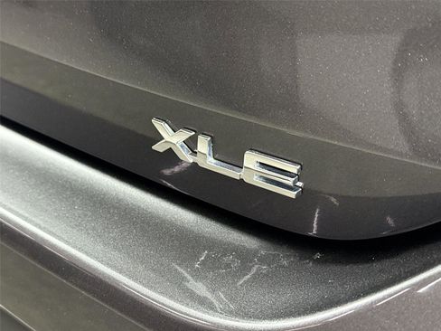 Certified 2025 Toyota Highlander XLE image 15