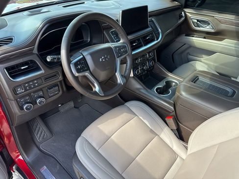 Used 2023 Chevrolet Tahoe Z71 w/ Luxury Package AWD/4WD image 40