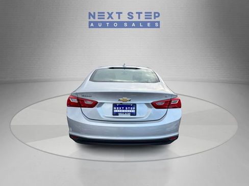 Used 2018 Chevrolet Malibu LT FWD image 7
