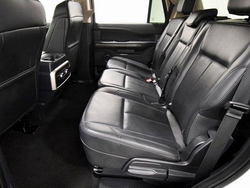 Used 2024 Ford Expedition XLT image 15