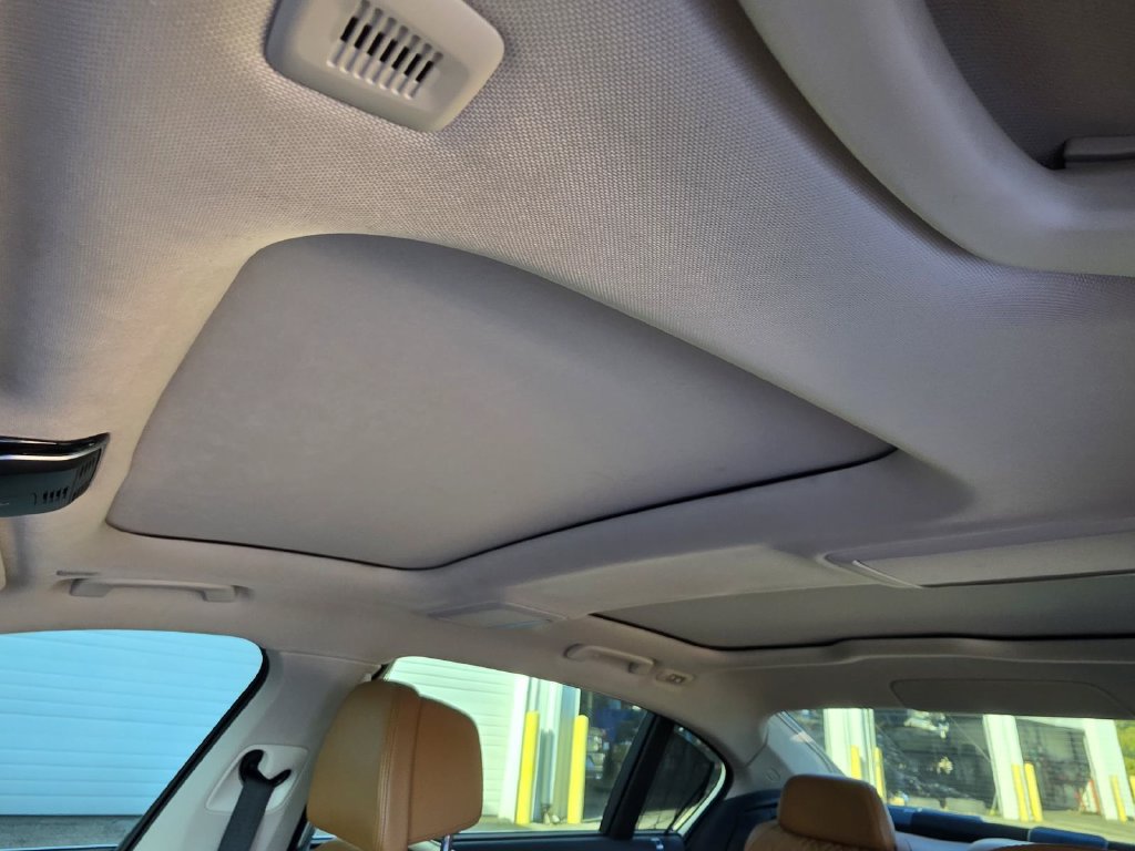 Used 2020 BMW 740i w/ Premium Package RWD image 8