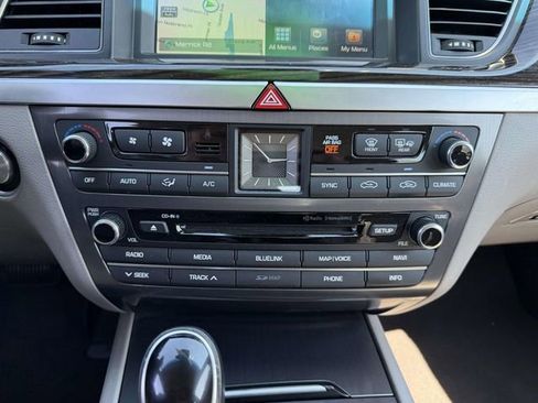Used 2015 Hyundai Genesis 3.8 AWD/4WD image 21