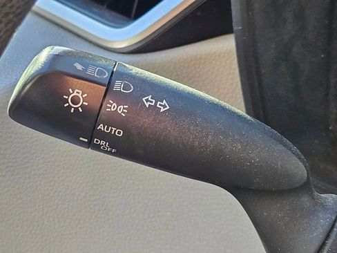 Used 2020 Toyota Corolla LE image 12