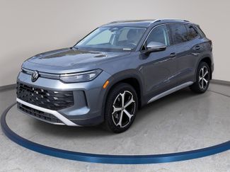 Used 2025 Volkswagen Tiguan SE video 1