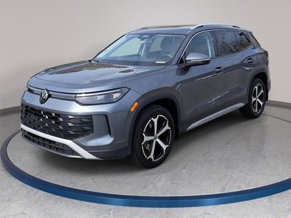 Used 2025 Volkswagen Tiguan SE