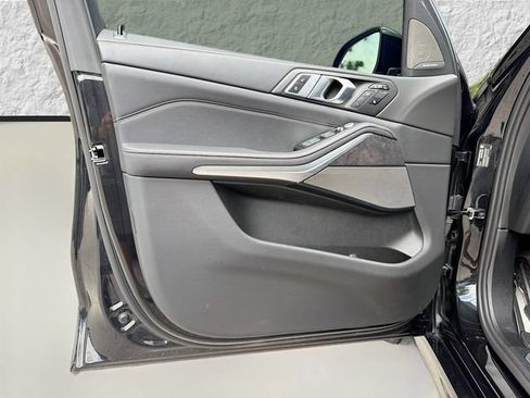 Used 2024 BMW X7 xDrive40i w/ M Sport Package AWD/4WD image 24